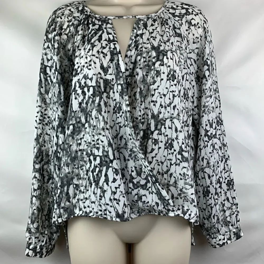 Bar III grey black & white print wrap blouse